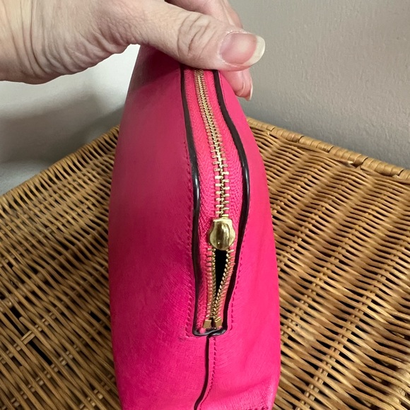 Medium Coach Pink Fuchsia cosmetic bag canvas material wipeable. - Picture 5 of 7